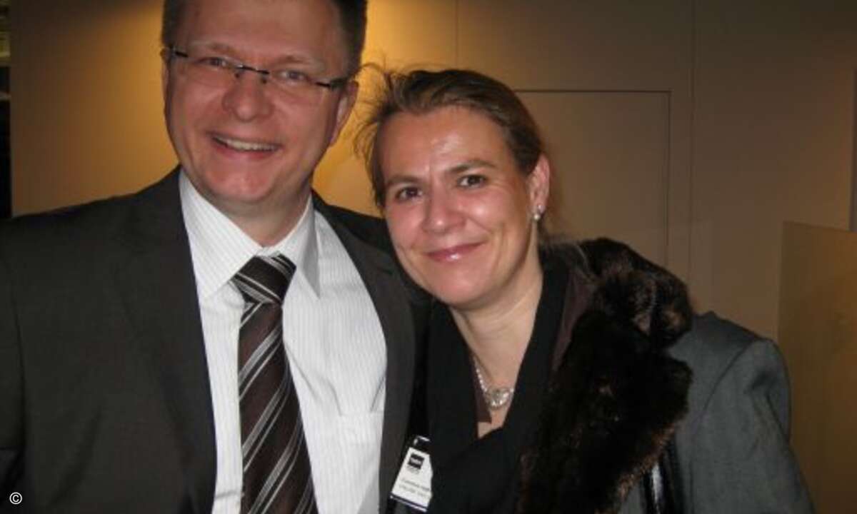 Ein Bruder im Arm: Theo Reinerth (Brother) mit Caroline Häfner (Online USV)