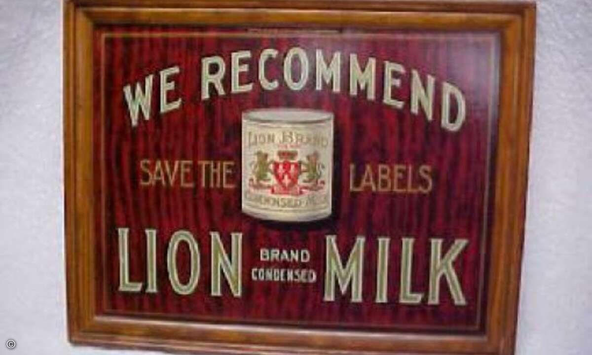 <i>F: Gibt es Supermärkte in Kapstadt, und gibt es das ganze Jahr über Milch?(Deutschland)</i>
<br><b>A: Nein, wir sind streng veganische Beerensammler. Milch ist bei uns illegal.</b>