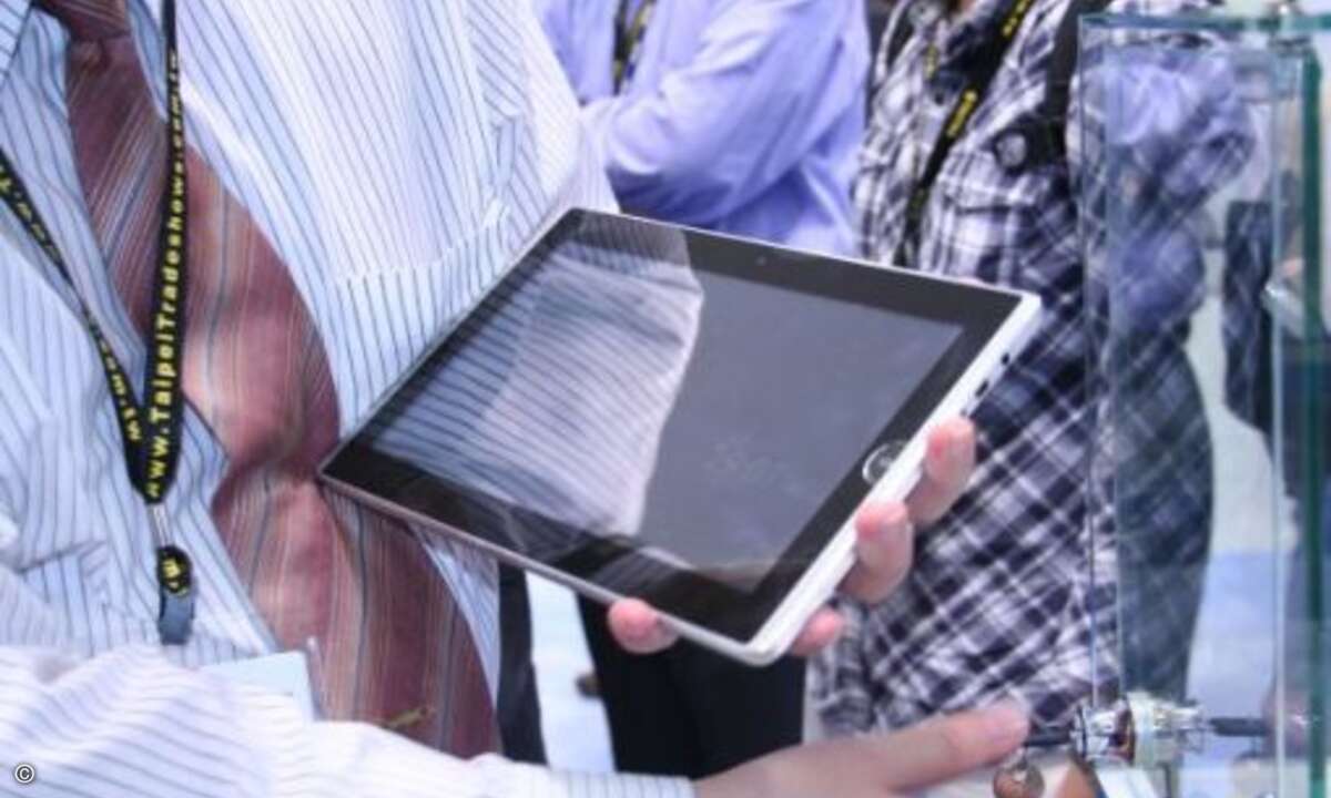 Das Eee Pad wird nur ganz kurz aus dem Glasschrank gelassen, denn viele Funktionen kann man jetzt noch nicht zeigen