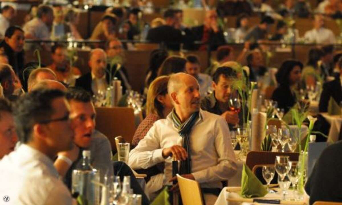 Das Abendprogramm kam bei den Aetka-Partnern gut an