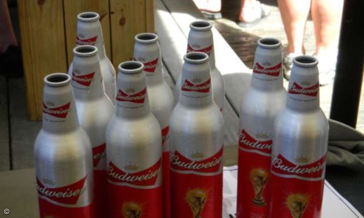 Bei Backofen-Temperaturen wurden die kühlen Budweiser dankbar angenommen.