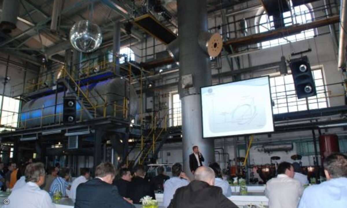 Stefan Bichler, Leiter Business Development bei Infinigate, begrüßt die Gäste der Hausmesse in München
