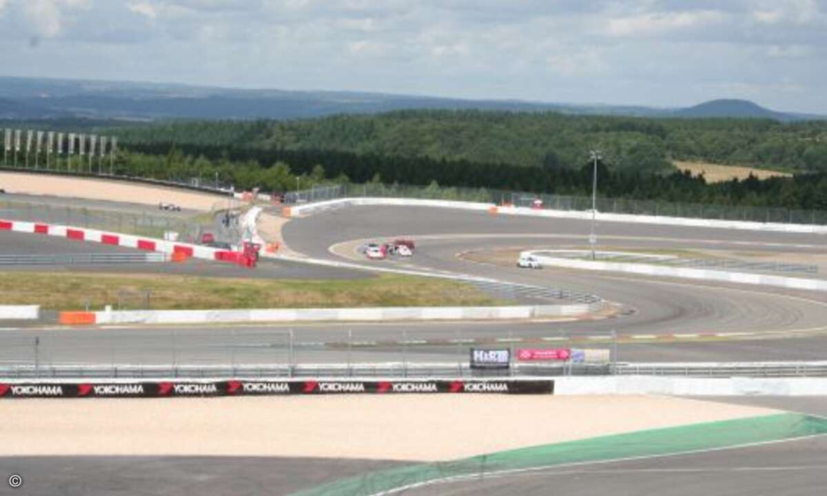 ... die leider nicht jedes Auto unbeschadet überlebt - aber zum Glück doch zumindest alle Fahrer.