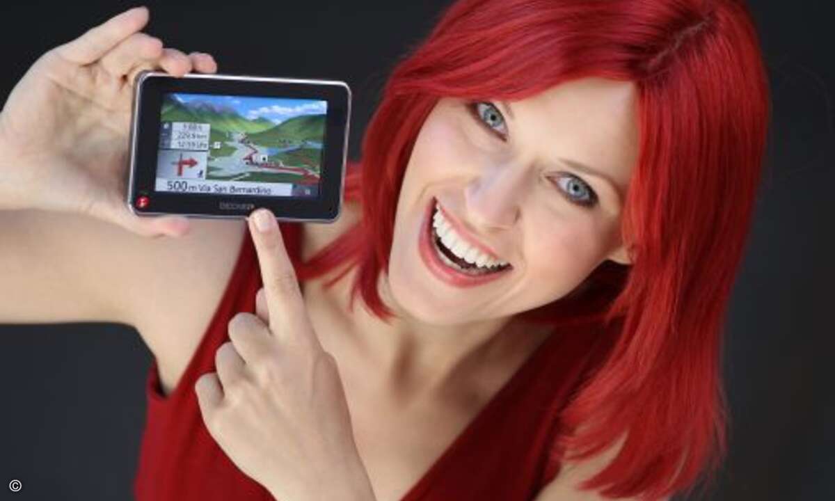 Hier geht´s zur IFA: Miss IFA findet den Weg zur Messe spielend leicht mit ihrem Navigon 70 plus Navigationsgerät.