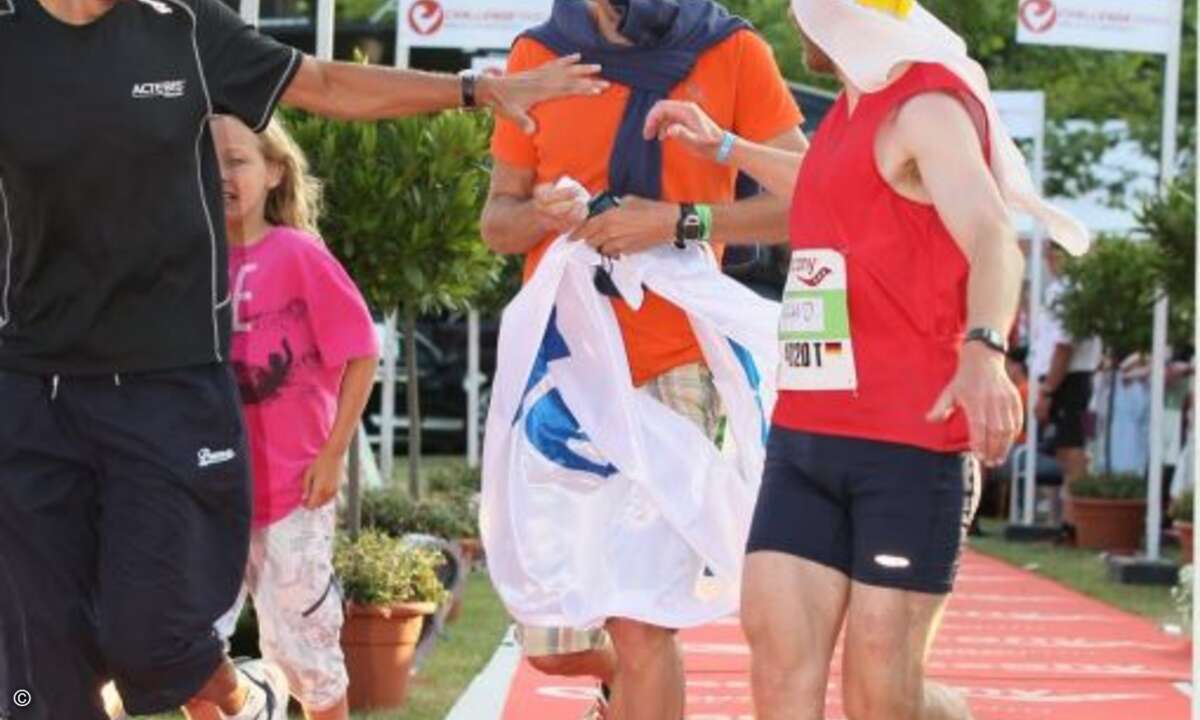Die Lenovo Sieger-Staffel beim Zieleinlauf