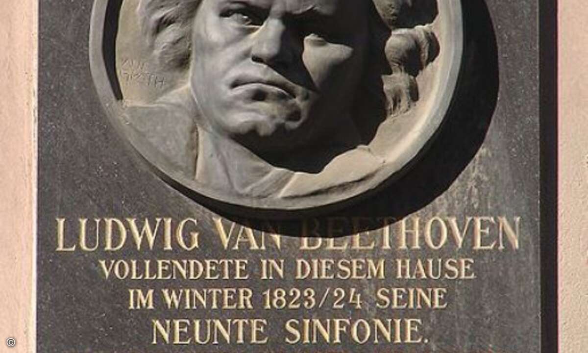 Auf eine CD passen genau 74 Minuten Musik. Warum eigentlich? Angeblich ließ Sony dies so entwickeln, weil das Lieblingsmusikstück des damaligen Vizepräsidenten – die neunte Symphonie von Beethoven in einer Version von Wilhelm Furtwängler – eben genau
