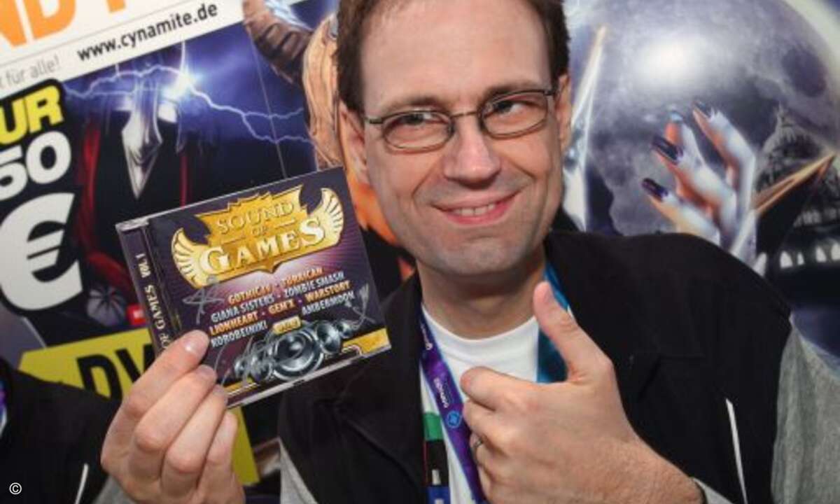 Autogrammstunde mit Videospielemusik-Starkomponist (Sound of Games) Chris Hülsbeck am Stand von Computec Media in Halle 7