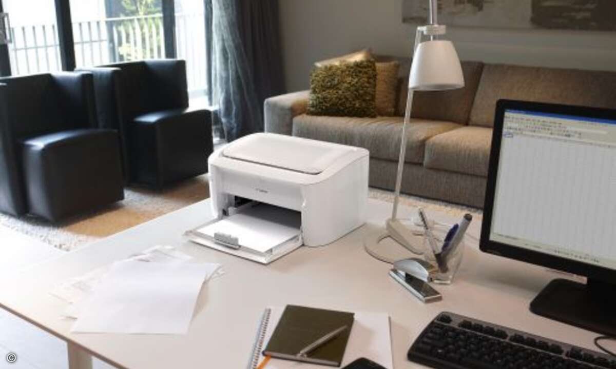 Der i-Sensys LBP6000 druckt bis zu 18 Seiten pro Minute und ist ab Oktober 2010 zum Preis von 109 (Endkundenpreis) Euro erhältlich
