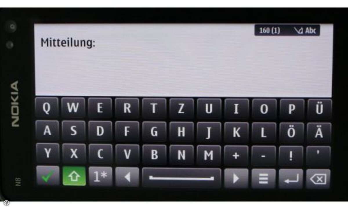 ... oder eine QWERTZ-Tastatur zur Verfügung, die im Querformat recht großzügig ausfällt.