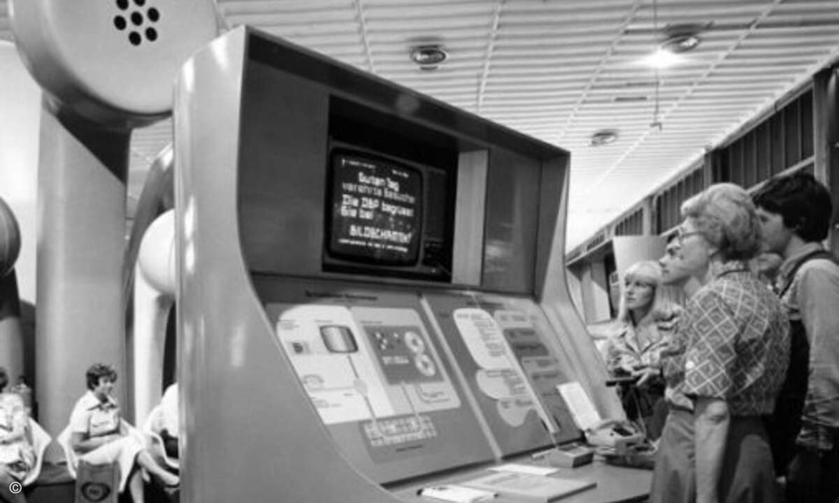 1977 informiert die Deutsche Bundespost über ihr Bildschirmtext-Programm