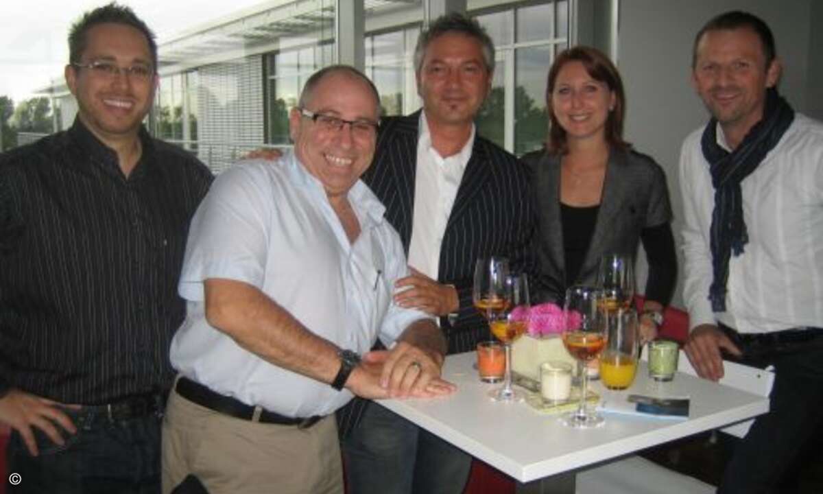 Marco Hui, Mario Sciré, Giancarlo Cambise (alle Thali), Stephanie Denier (Media Saturn Holding schweiz) und Martin Top Belkin