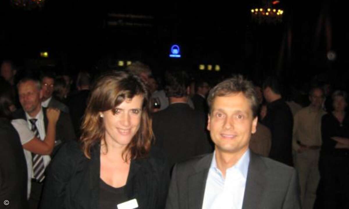 Disco statt Distri: Tech Datas Simone Frömming und Azlans Marc Müller machten die Party-Gastgeber