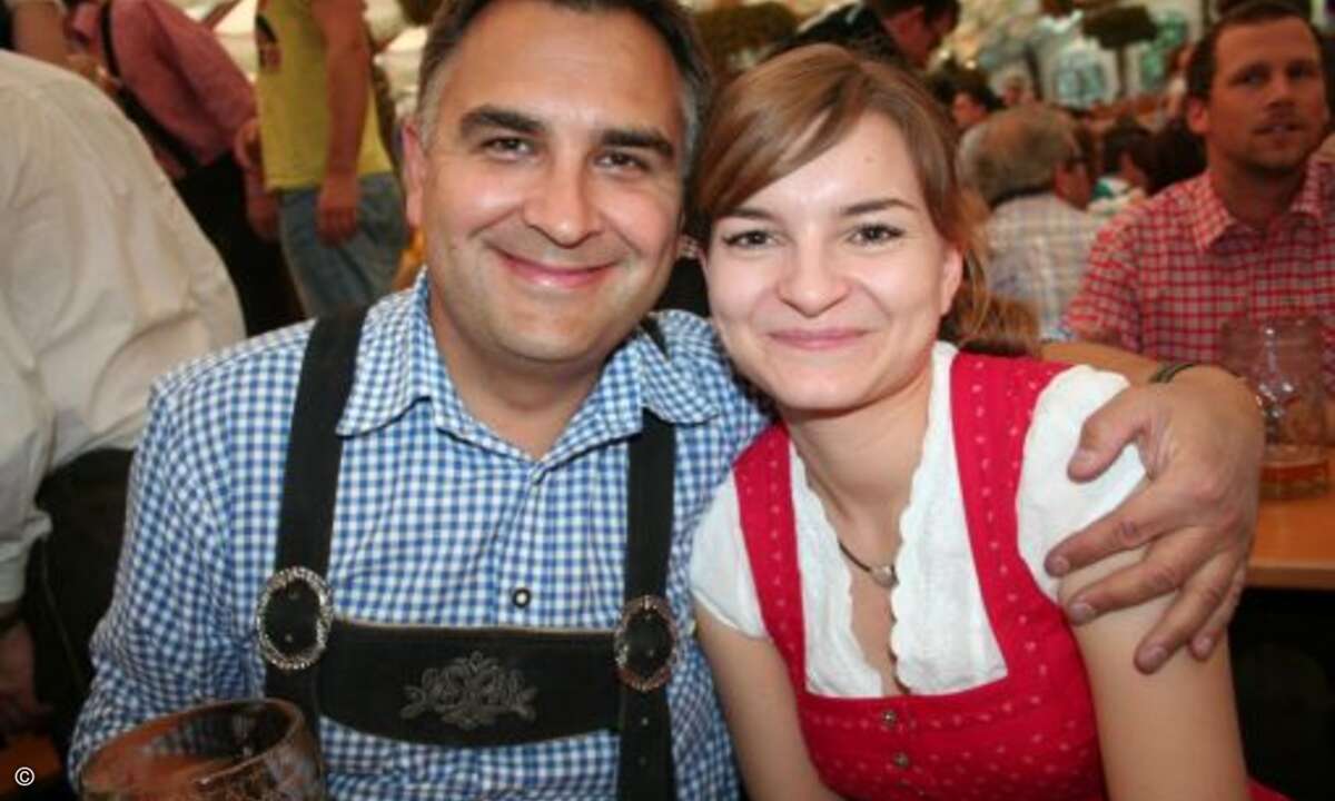 Jörg Kartschwewksi und Melanie Olbrich von Konica Minolta beim Distrubutoren-Treffen des Herstellers im Hofbräu Zelt