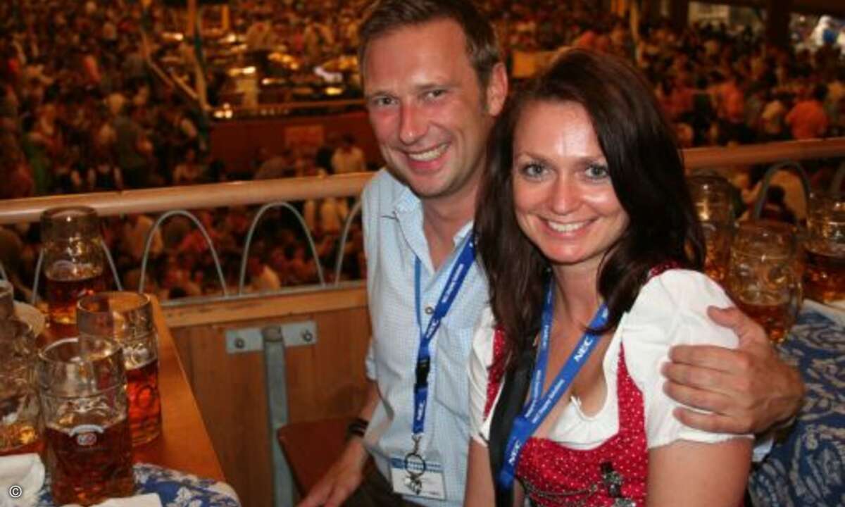 Christoph Dassau von Ingram Micro mit Tanja Macher von CMP-WEKA
