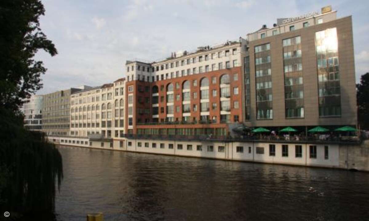 Der Sitz der ITK Group an der Spree bot einen stimmungsvollen Rahmen für die Hausmesse