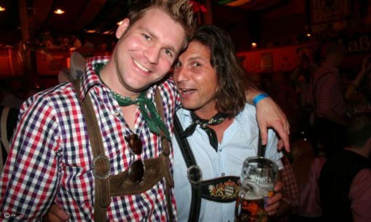 Michael Wilmes von Oki mit Ronny Winkler von Lewis