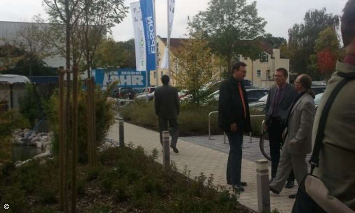 Gröbenzell jetzt in Epson-Blau beflaggt