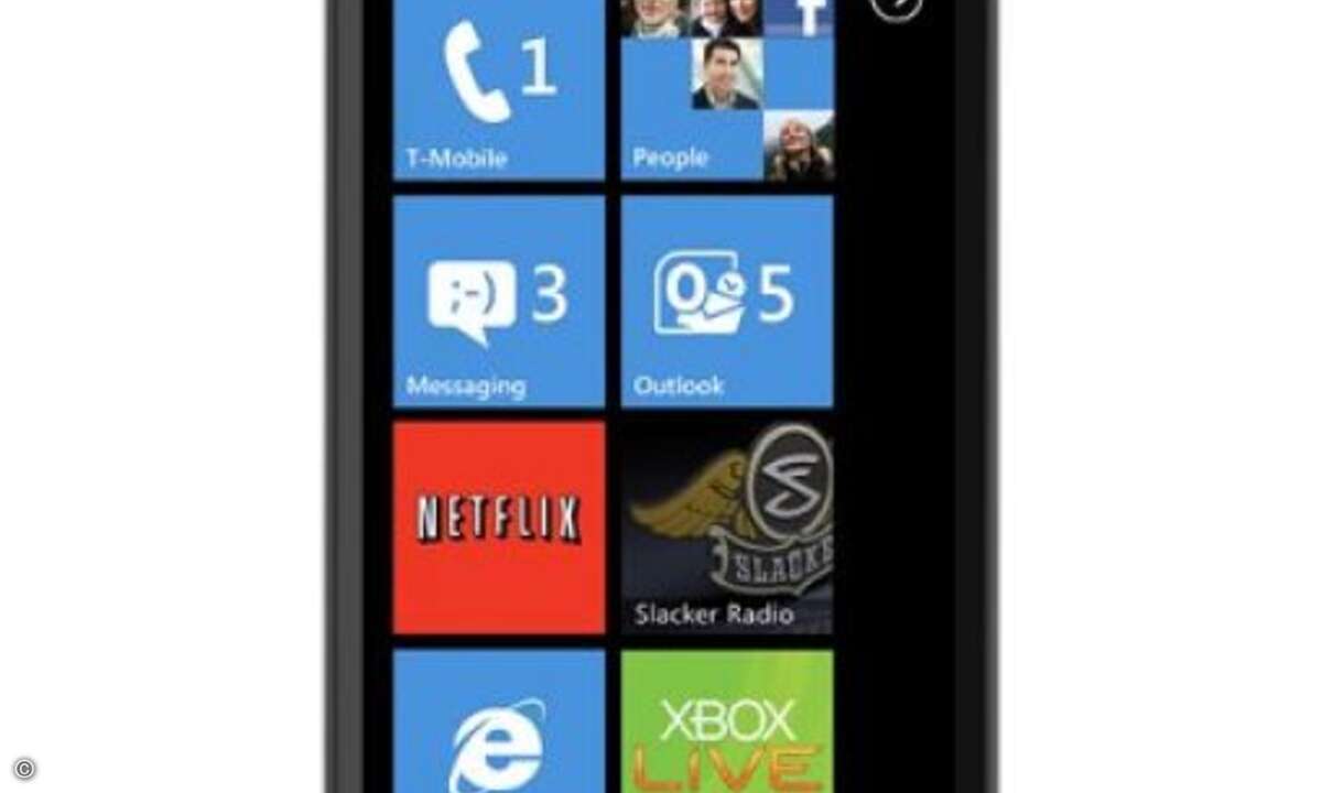 Das HTC HD7 hat ein 4,3 Zoll großes Touch-Display, einen 1 GHz Qualcomm QSD8250 Prozessor und eine 5 MegaPixel Kamera mit Dual-LED-Blitz und nimmt HD Videos in 720p auf. In den USA kommt es Mitte November auf den Markt.