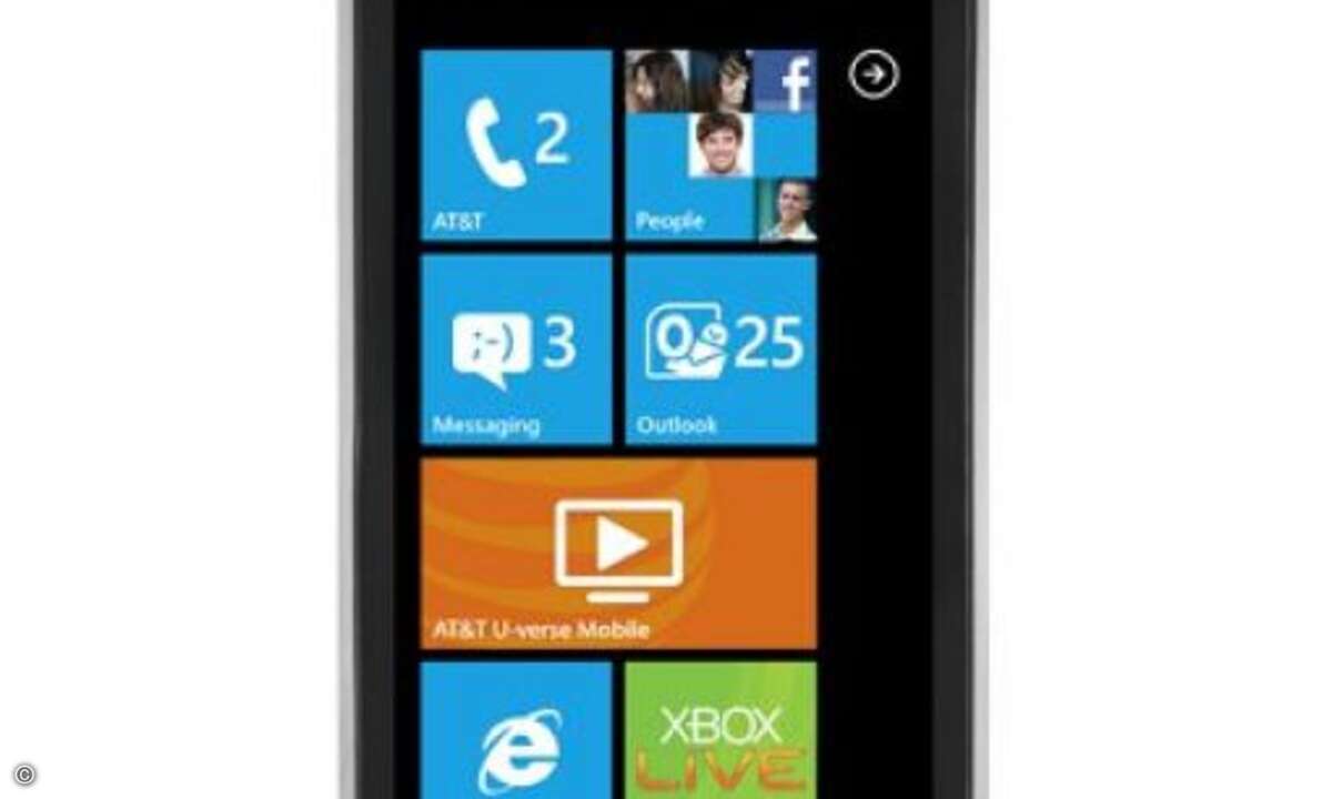 Samsungs Focus ist eines der wenigen Geräte, die schon zum Launch von Windows Phone 7 bereit standen. Das relativ leichte Smartphone hat ein AMPLED Display, einen 1-Ghz Qualcomm QSD8250 Prozessor und eine 5 MegaPixel Kamer, die HD Videos für 720p auf