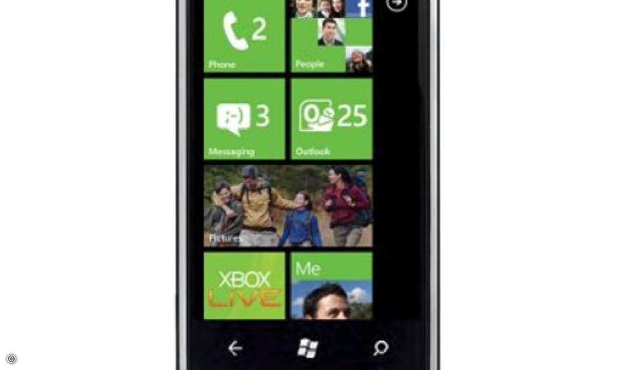 Das Venue Pro von Dell bringt mit seinem 4,1 Zoll Display einen Zugang zu Xbox-Live Spielen und Zune Multimedia mit und hat eine vertikale QWERTY-Tastatur. Neben dem 1-Ghz Qualcomm QSD8520 Prozessor hat es eine 5 MegaPixel Kamera mit Autofokus und HD