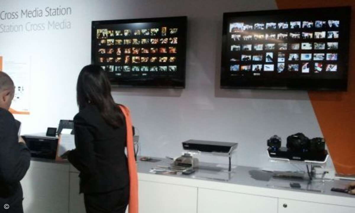 Canon Cross Media Station