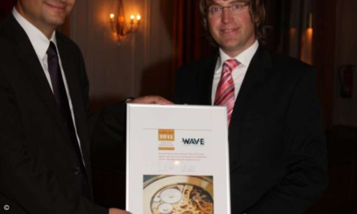 CRN Certfied Distributor auch für Wave (Note 2,08), CRN-Chefredakteur Markus Reuter mit Björn Bartsch