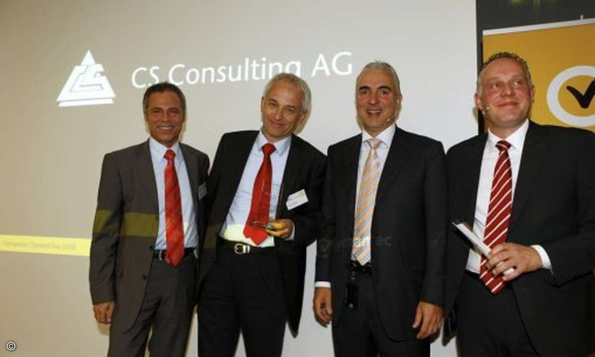 Symantecs Endpoint Management Partner of the Year 2010 heißt CSConsulting: Karsten Scheibel (Symantec), Thomas Mielers (CSConsulting), Andreas Zeitler (Symantec), Alexander Neff (Symantec)