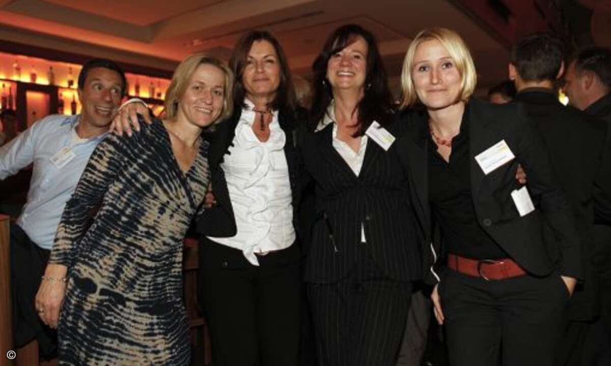 Symantec-Ladies in Partystimmung: Wiebke Asmussen (Symantec), Gerti Willert (Symantec), Andrea Schmidt (Symantec), Susann Weyrauch (Symantec)