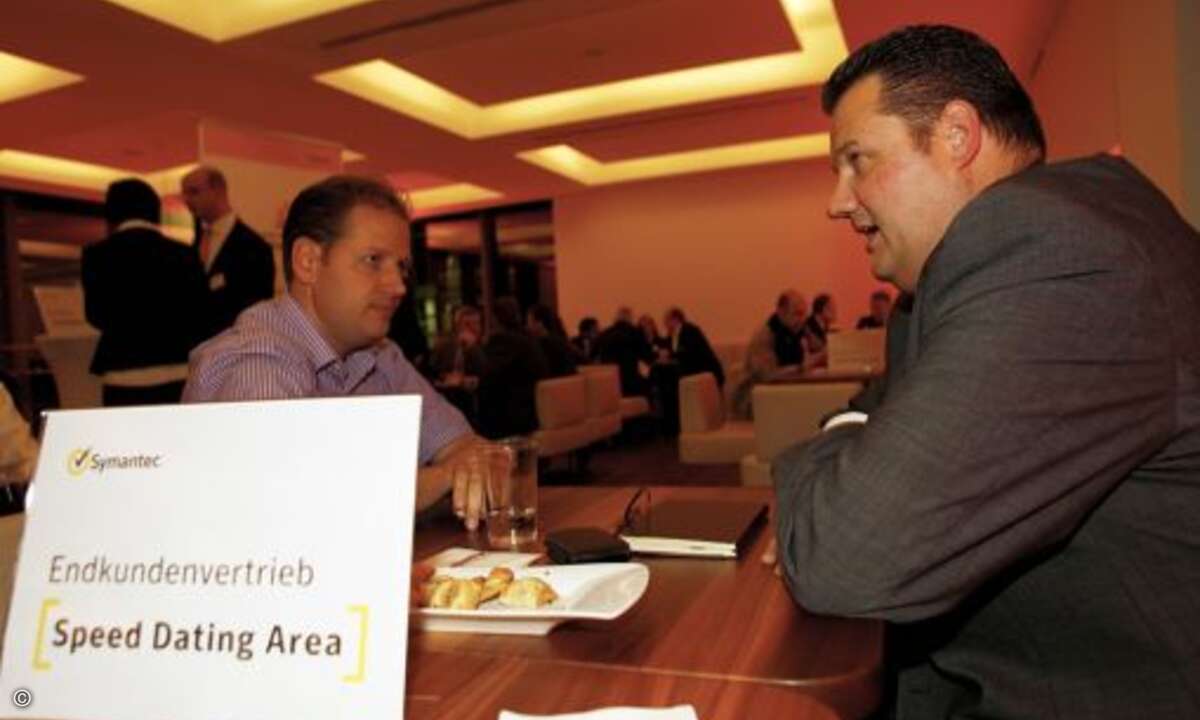 (Berufliche) Kontakte knüpfen stand für viele Partner beim Speed Dating auf dem Programm