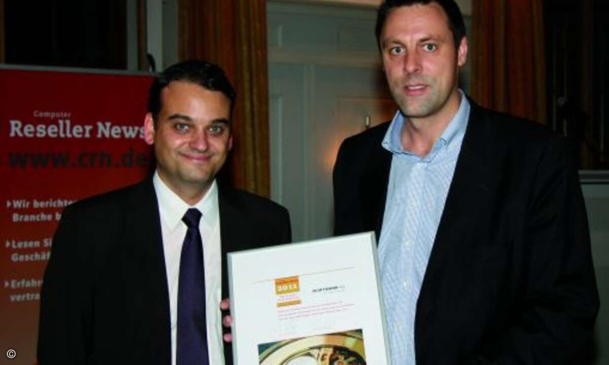 Der Award-Sieger: Robin Wittland von Wortmann mit CRN-Chefredakteur Markus Reuter