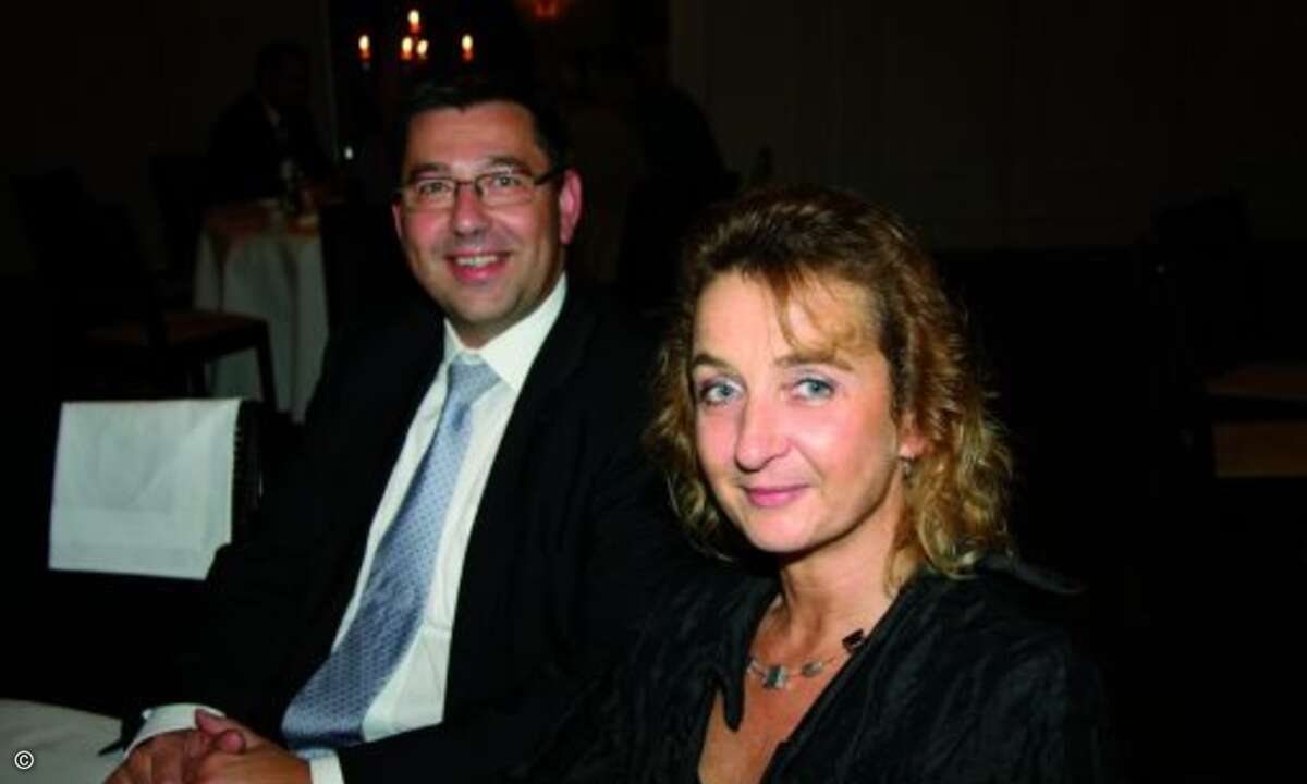 Ingrams Robert Beck mit Martina Lübon (Deutsche Messe AG)