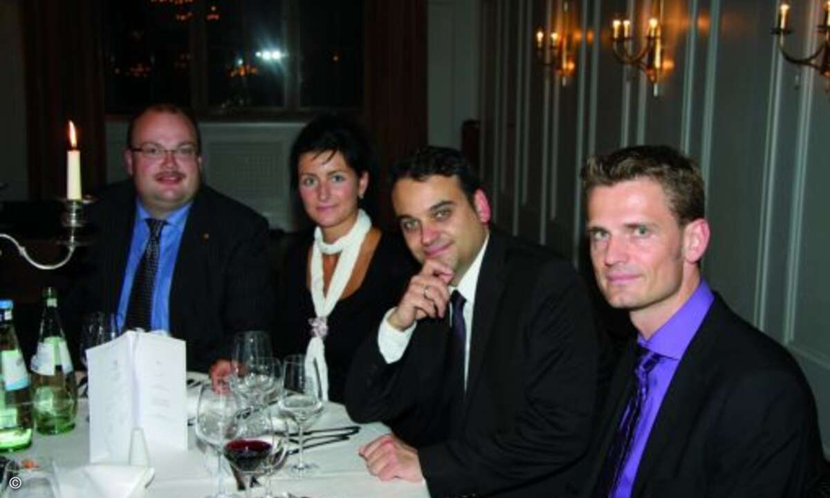 Rolf Mittag und Katja Förster (Komsa) sowie Markus Reuter und Alexander Bröckel (Alldis)