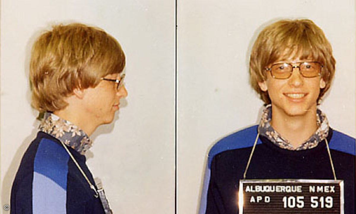 Nach einem Verstoß gegen die Verkehrsregeln wurde 1979 in Albuquerque, New Mexico dieses Polizeifoto von Bill Gates erstellt