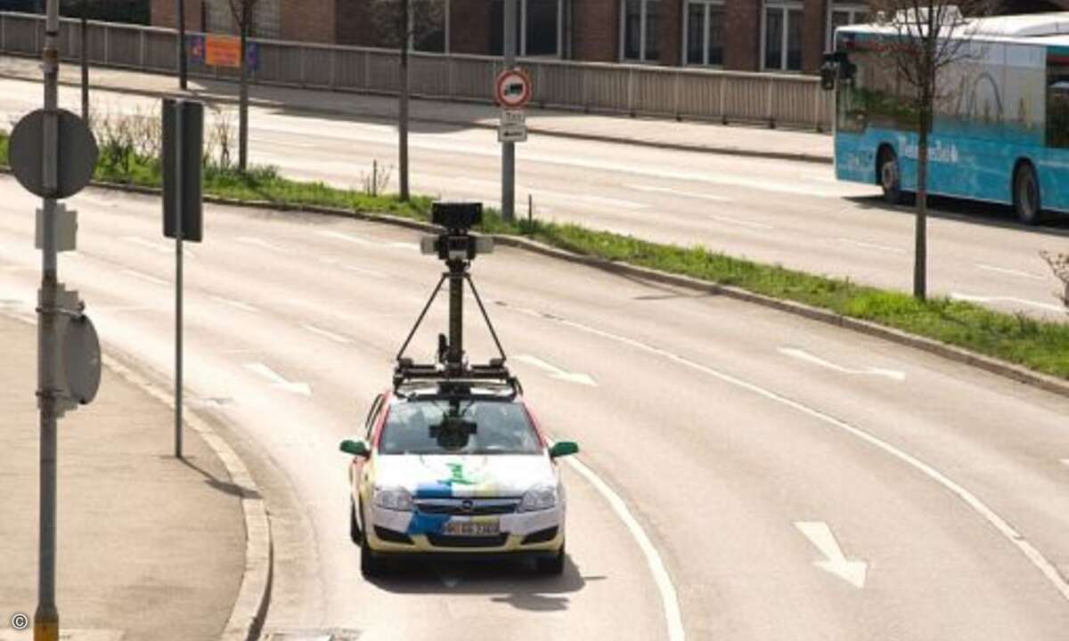 Dass Street View Autos auch Informationen aus ungesicherten WLANs aufzeichneten, sorgte für einen Skandal