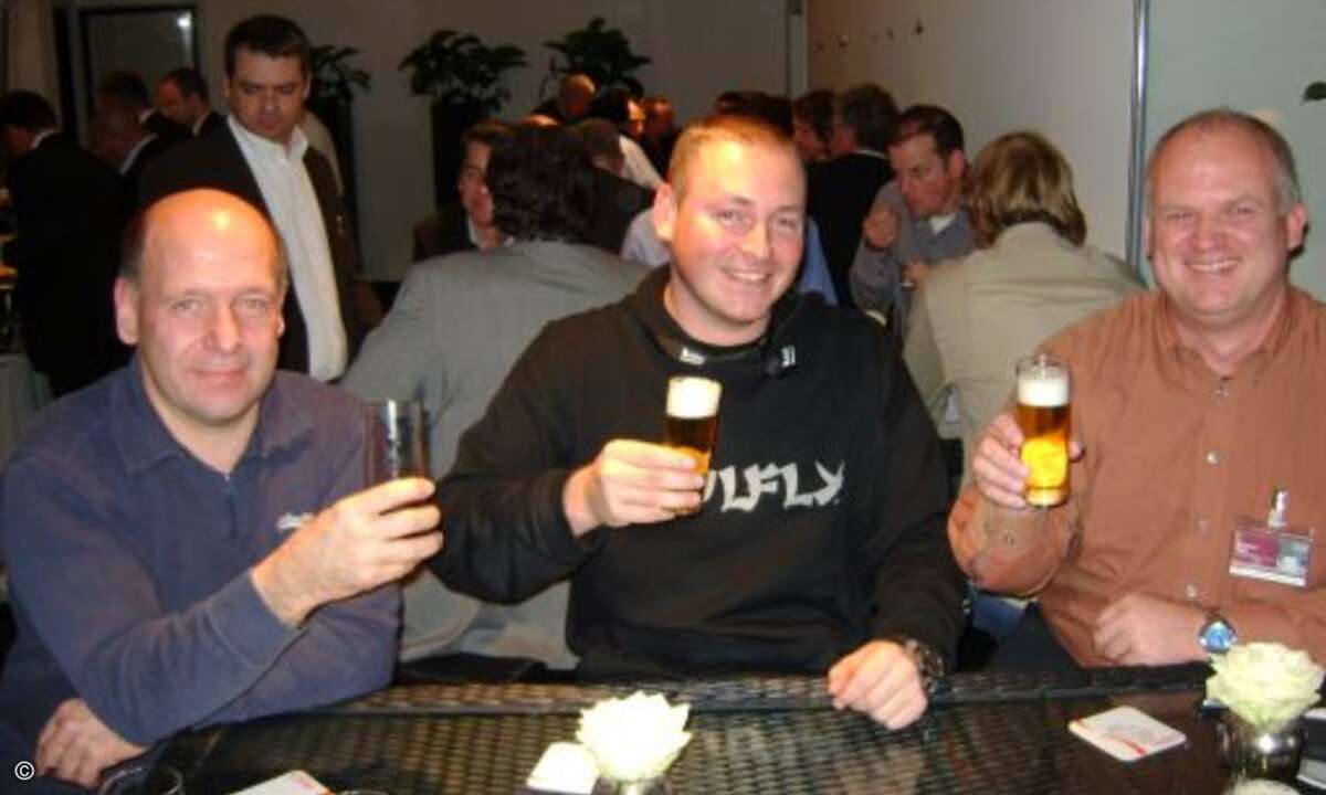 Auch Fachhandelspartner feierten bei der Eröffnung: Ralf Floßbach (Floßbach Computer Service), Alex Porschen und Siegfried Rapp (beide PR Technik & Kommunikation)