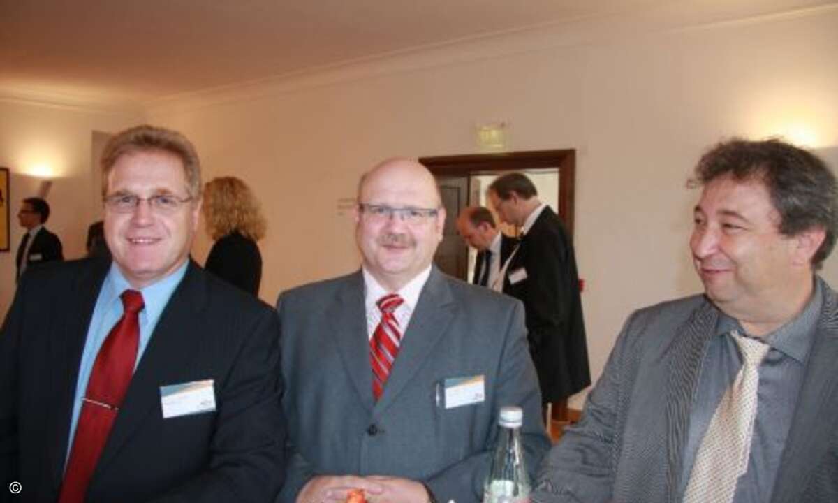 Erich Striedacher (KUMAtronik, links) mit Christian Michel (CoolCase)