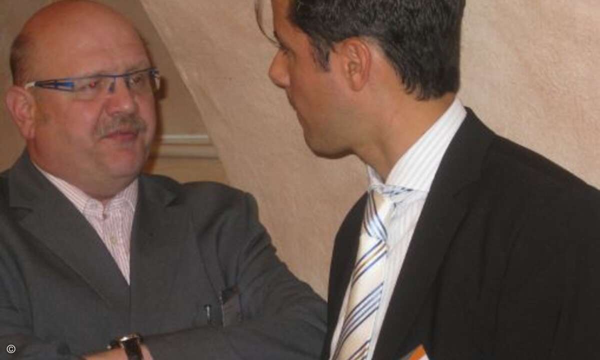 Christian Michel (Cool-Case, links) im Gespräch mit Patrick Reininger (CRN)