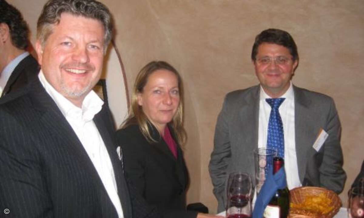 D-Link-Chef Thomas von Baross, Ursula Ziwey (Dürr Systems) und Transcend-Chef George Linardatos
