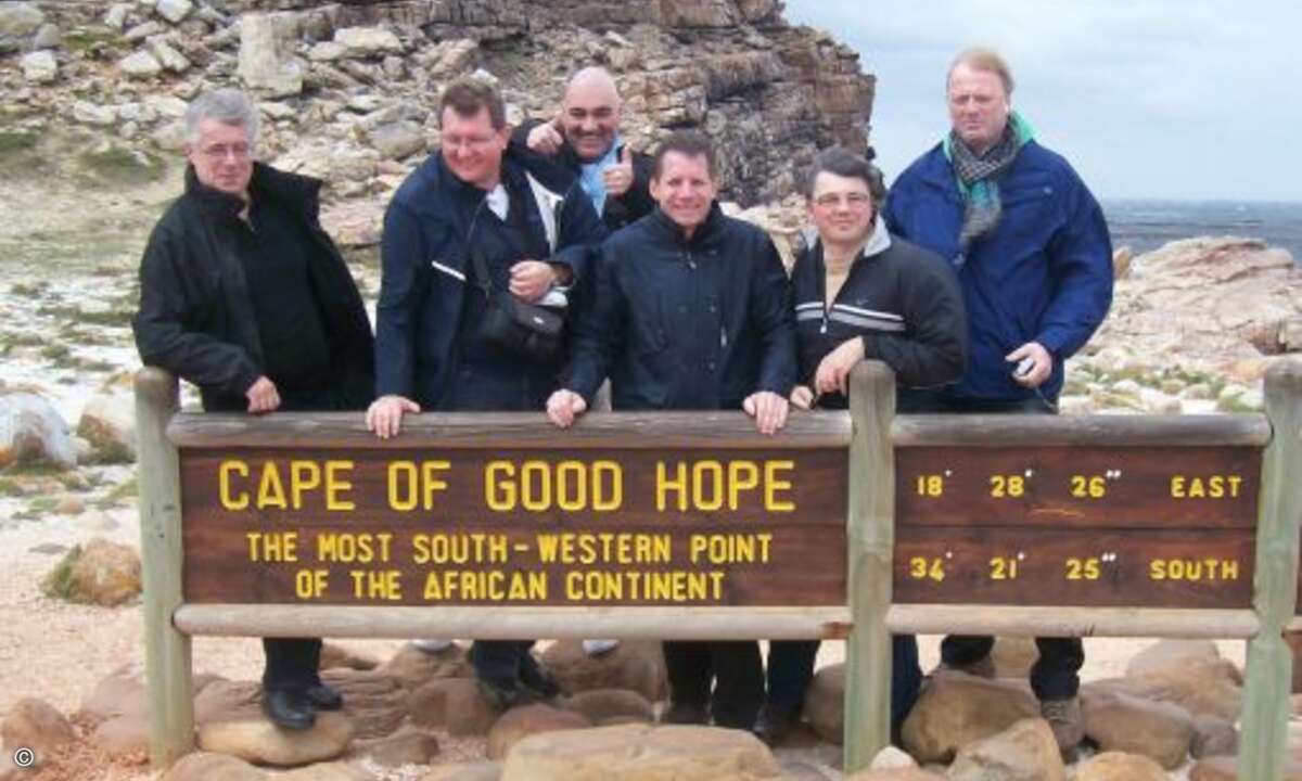 Hans-Heinrich Capeletti, Elmar Ortner, Oliver Gorges, Andreas Pilgrim, Martin Zmatlik & Michael Dubrau (von links nach rechts) trotzen dem Sturm am Kap der guten Hoffnung