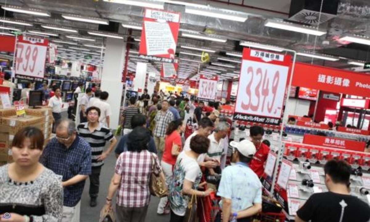 Mehrere Tausend Kunden strömten nach der Öffnung der Türen in den neuen Media Markt