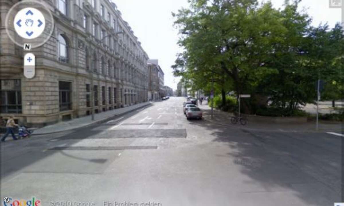 Vor der ehemaligen amerikansichen Botschaft in Berlin gibt es ein unsichtbares Tor...