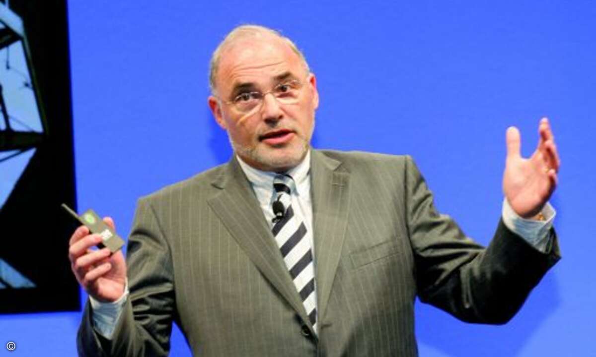 3. Leo Apotheker, President and CEO, Hewlett-Packard: Schon jetzt erreicht er die Partner sehr gut und hat große Pläne, um aus dem 125 Milliarden Dollar teuren Unternehmen eine Macht im Software-Bereich zu machen. Dazu wird er verstärkt auf Unternehm
