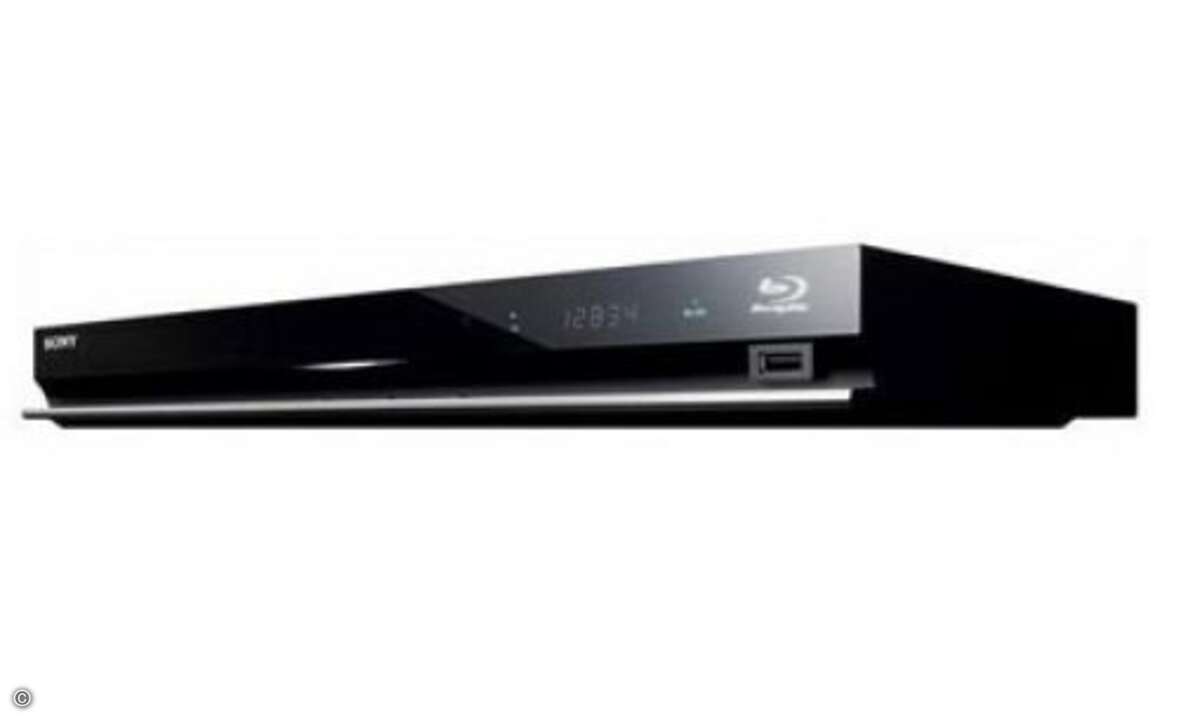 Sony BDP-S570 Blu-ray Player (Preis: 170 €): Sonys neuer Blu-Ray Player kann jetzt auch Fotos, Videos und Musik streamen und hat Wi-Fi eingebaut. Er kann 3D-Blu-rays abspielen, lässt sich per iPhone und iPod touch fernsteuern und bekommt über BRAVIA
