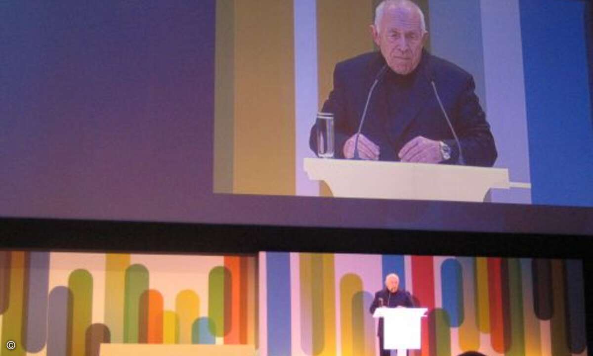 »Man kann die Leute im Zeitalter der Mediendemokratie nicht mehr vor vollendete Tatsachen stellen.« Heiner Geißler brachte die aktuelle Politik mit auf die Cisco Expo.
