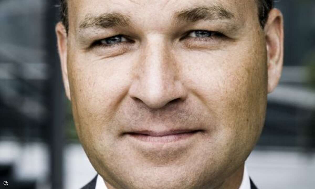 Kurz vor Jahresende kam das Personalkarussell in der ITK-Branche noch einmal so richtig in fahrt. Mit Bernd Wagner (Fujitsu), Jeffry van Ede (Sony, siehe Foto)) und Ulrich Kemp (LG) nahmen gleich drei Top-Manager ihren Hut. Offizieller Rücktrittsgrun