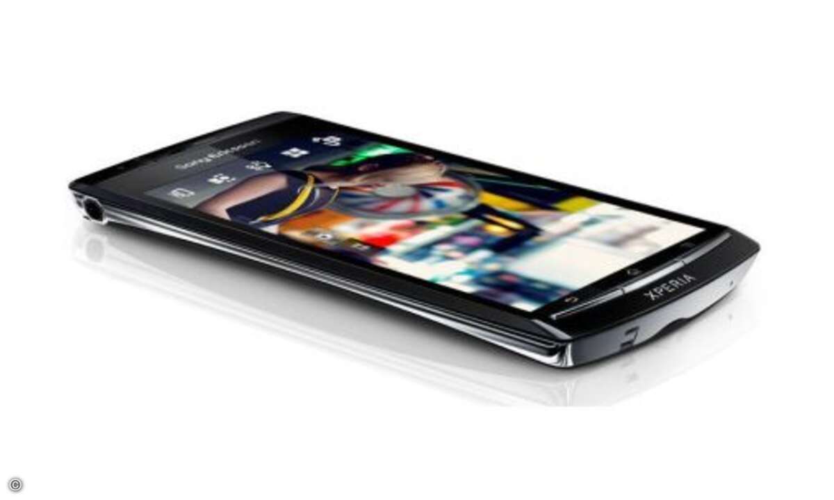 Sony Ericssons Arc, würdiger Nachfolger für des X10, setzt sich mit seinem geschwungenen  Gehäuse wohltuend vom Touchscreen-Einerlei ab. So schick war Android noch nie verpackt.  Hinzu kommt eine 8-Megapixel-Kamera mit Exmor R-Bildsensor mit einer Pi