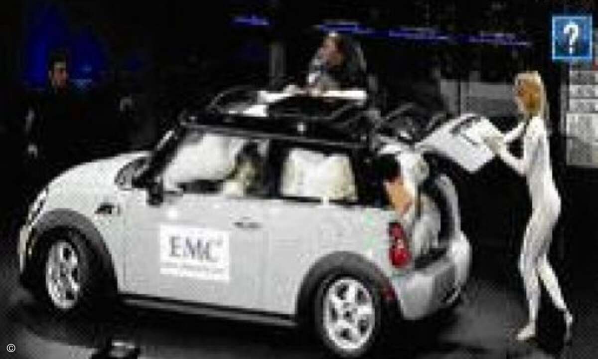 Beim amerikanischen Launch-Event in New York zwängten sich 26 Personen in einen Mini Cooper - dafür gab’s einen Eintrag ins Guiness Buch der Rekorde