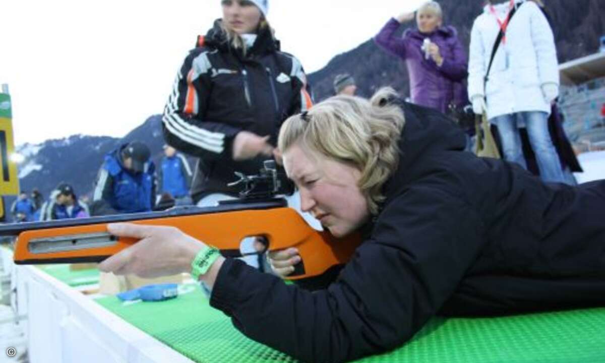 Genau gezielt, mit ruhiger Hand abgedrückt: Einen Treffer zu erzielen ist gar nicht so einfach, wie Sandra Frey herausfand