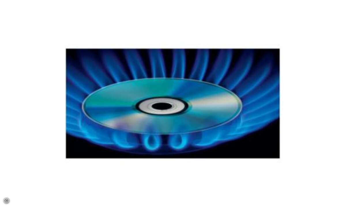 1. CDs, DVDs und Blu-rays: Das Netz ist allgegenwärtig, immer mehr Geräte greifen darauf zu und die Verbindungen werden immer schneller. Warum sollen wir künftig also noch auf Musik-CDs, Video-DVDs oder Blu-rays warten, wenn online alles und zu jeder