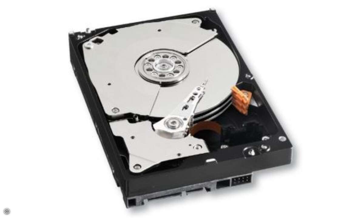 4. Festplatten im PC: Wenn wir uns bei einer Prognose besonders sicher sind, dann bei der, dass die Tage der PCs mit Festplatte gezählt sind. Das hat viel damit zu tun, dass sich immer mehr Daten in die Cloud verlagern, aber auch damit, dass die Fest